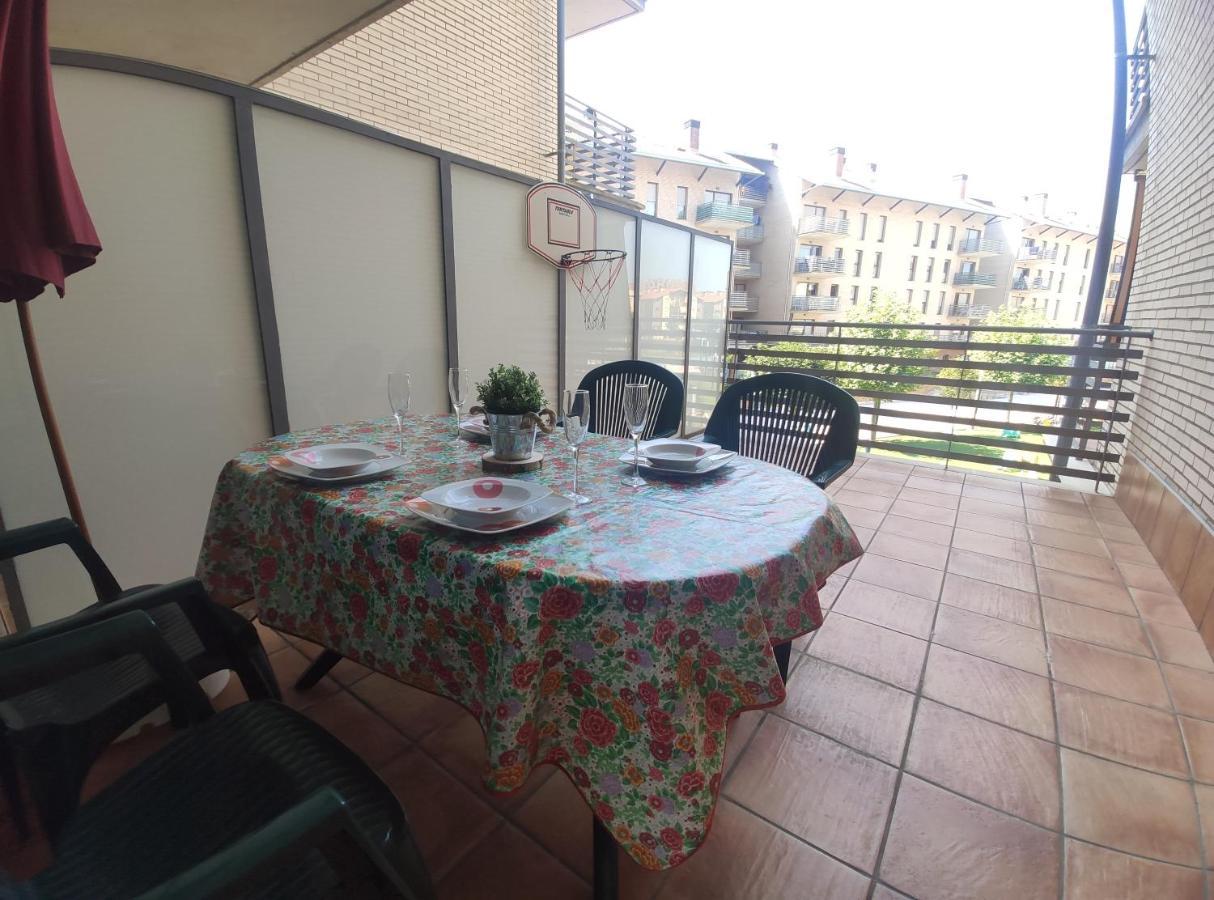 Apartamento Isabella Apartment ฮากา ภายนอก รูปภาพ